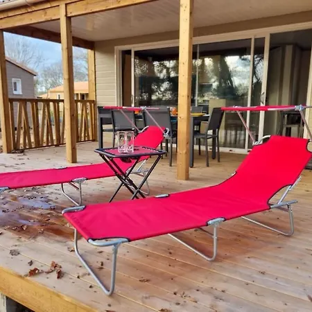 Chalet Avec Vue Sur Le Lac~la Cabane De Loic アパート