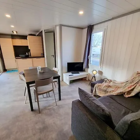 Chalet Avec Vue Sur Le Lac~la Cabane De Loic アパート ラブーエール